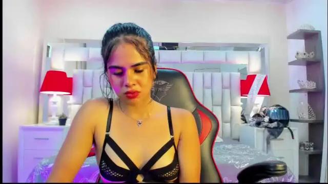 Image 2 of camiila_sweet20 Stream on Chaturbate on 2 months ago