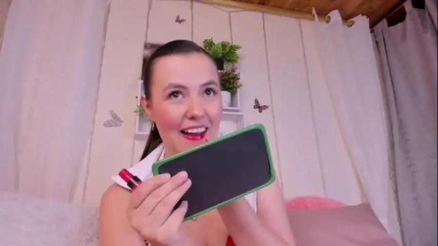 Image 7 of camiilalopee Stream on Chaturbate on 1 month ago