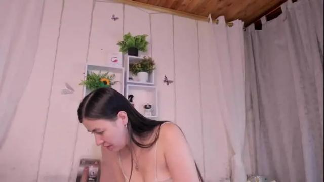 Image 7 of camiilalopee Stream on Chaturbate on 1 month ago