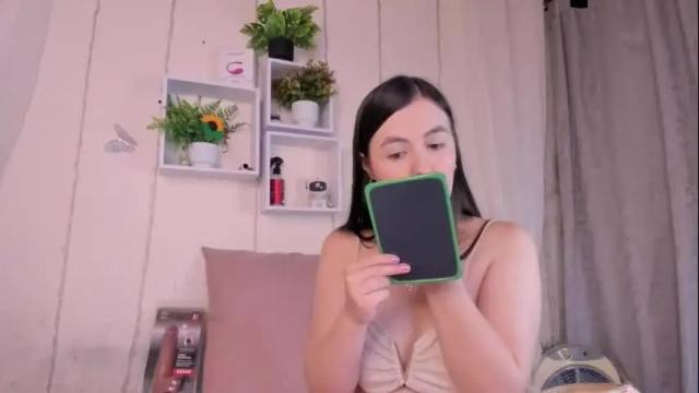 Image 8 of camiilalopee Stream on Chaturbate on 1 month ago