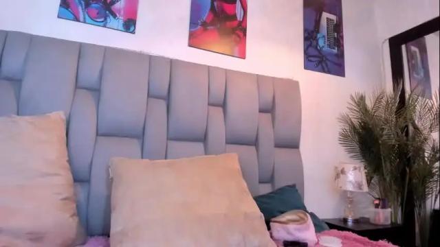 Image 3 of camiilalopee Stream on Chaturbate on 25 days ago