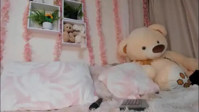 Image 11 of camiilalopee Stream on Chaturbate on 13 days ago