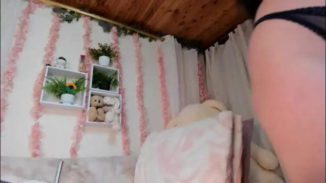 Image 12 of camiilalopee Stream on Chaturbate on 13 days ago