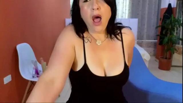 Image 12 of camil_milfdream Stream on Chaturbate on 1 month ago