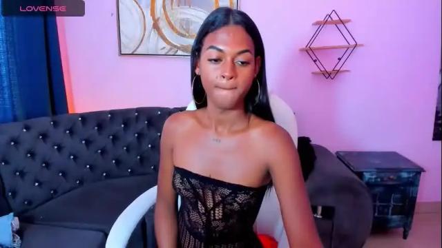 Image 2 of camil_sexx1 Stream on Chaturbate on 20 months ago