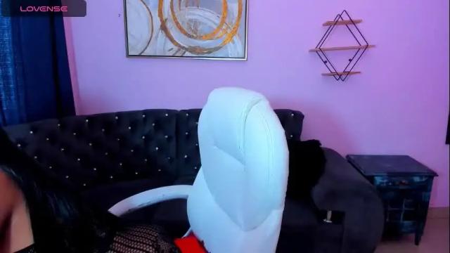 Image 4 of camil_sexx1 Stream on Chaturbate on 20 months ago