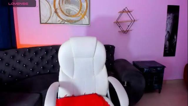 Image 2 of camil_sexx1 Stream on Chaturbate on 20 months ago