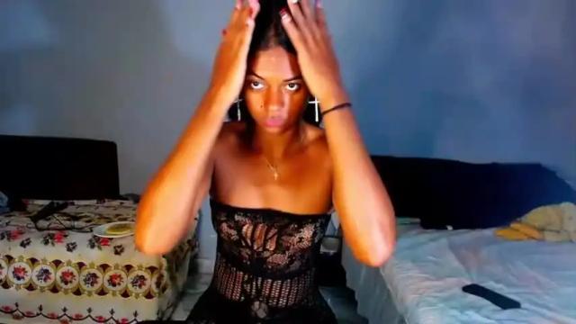 Image 3 of camil_sexx1 Stream on Chaturbate on 19 months ago