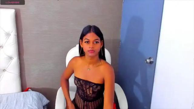 Image 3 of camil_sexx1 Stream on Chaturbate on 18 months ago