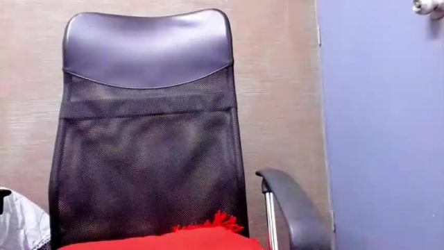 Image 4 of camil_sexx1 Stream on Chaturbate on 18 months ago