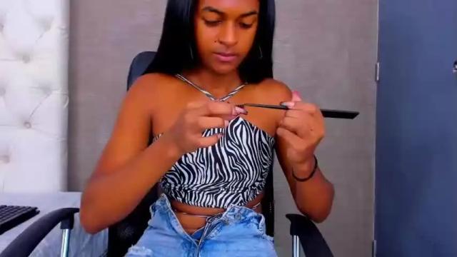 Image 2 of camil_sexx1 Stream on Chaturbate on 18 months ago