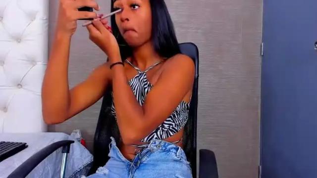 Image 4 of camil_sexx1 Stream on Chaturbate on 18 months ago