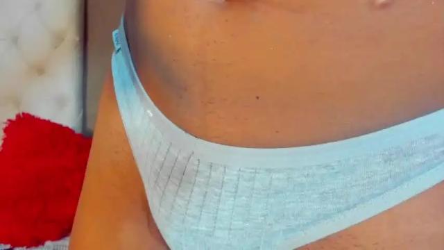 Image 8 of camil_sexx1 Stream on Chaturbate on 18 months ago