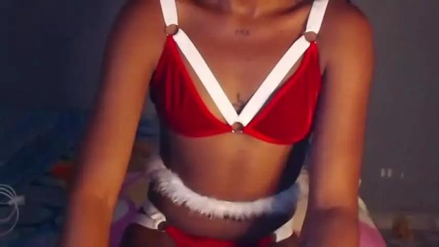 Image 3 of camil_sexx1 Stream on Chaturbate on 17 months ago