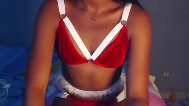 Image 4 of camil_sexx1 Stream on Chaturbate on 17 months ago