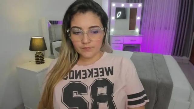 Image 4 of camila_buitrago Stream on Chaturbate on 14 months ago