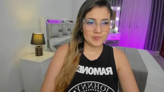 Image 11 of camila_buitrago Stream on Chaturbate on 12 months ago