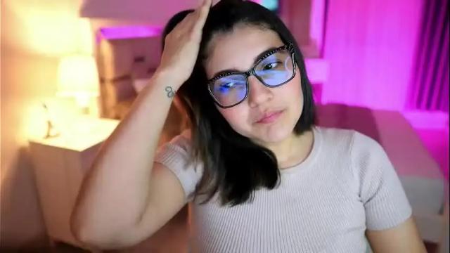 Thumbnail 1, camila_buitrago's Stream at Chaturbate, 24 days ago