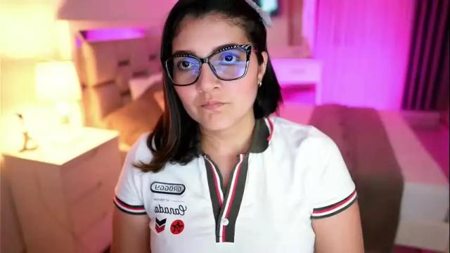 Image 3 of camila_buitrago Stream on Chaturbate on 10 days ago