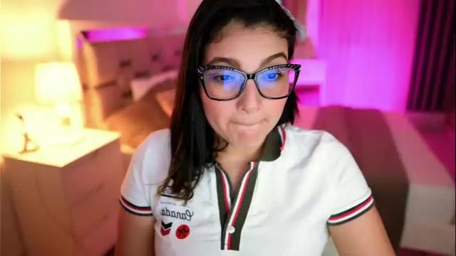 Image 4 of camila_buitrago Stream on Chaturbate on 10 days ago