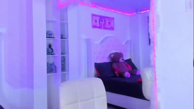 Image 8 of camila_coxx Stream on Chaturbate on 2 months ago