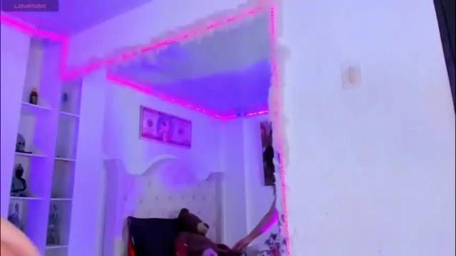 Image 4 of camila_coxx Stream on Chaturbate on 4 days ago