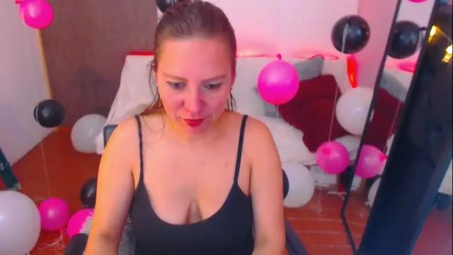 Image 12 of camila_delarosa Stream on Chaturbate on 11 days ago