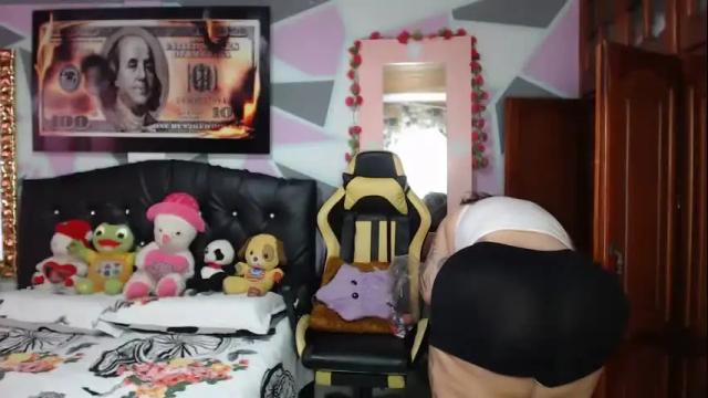 Image 11 of camila_rosess Stream on Chaturbate on 5 days ago
