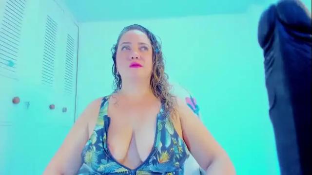Image 10 of camilaa_foxxx Stream on Chaturbate on 6 days ago