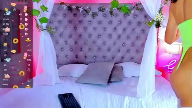 Image 3 of camilaa_harper Stream on Chaturbate on 15 months ago