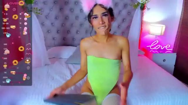 Image 4 of camilaa_harper Stream on Chaturbate on 15 months ago