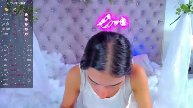 Image 10 of camilaa_harper Stream on Chaturbate on 15 months ago