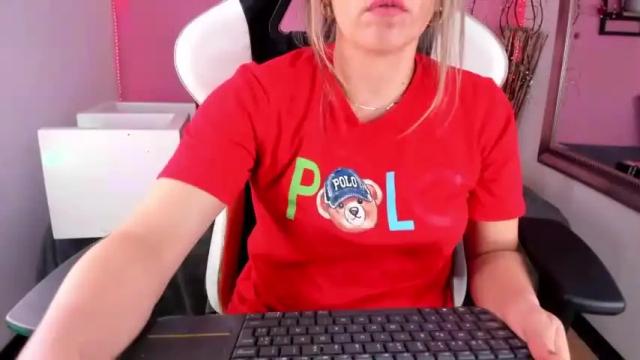 Thumbnail 1, camilaa_xoxo's Stream at Chaturbate, 23 months ago