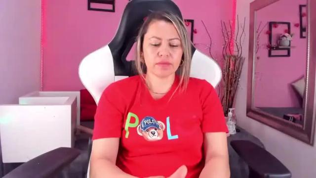 Image 2 of camilaa_xoxo Stream on Chaturbate on 24 months ago