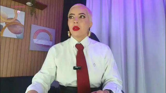 Image 3 of camilaachain Stream on Chaturbate on 1 month ago