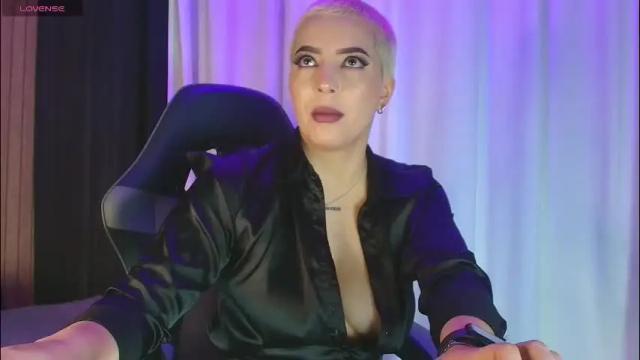 Image 3 of camilaachain Stream on Chaturbate on 1 month ago