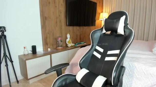 Image 3 of camilagomezz Stream on Chaturbate on 1 month ago