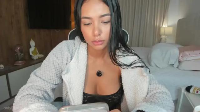 Image 3 of camilagomezz Stream on Chaturbate on 1 month ago