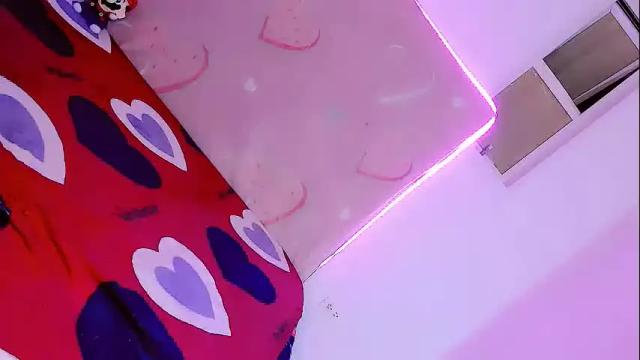Image 4 of camilajhoones Stream on Chaturbate on 4 days ago