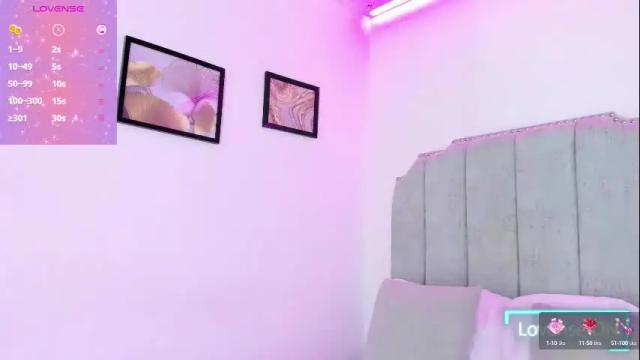 Image 4 of camilamonroee Stream on Chaturbate on 1 month ago