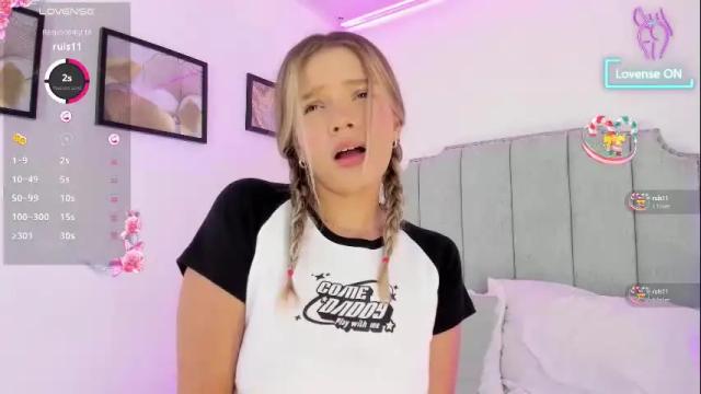 Image 4 of camilamonroee Stream on Chaturbate on 2 months ago