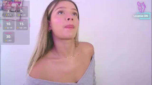 Image 10 of camilamonroee Stream on Chaturbate on 2 months ago