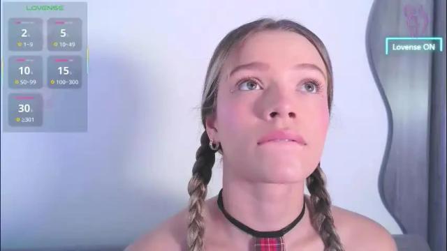 Image 7 of camilamonroee Stream on Chaturbate on 20 days ago