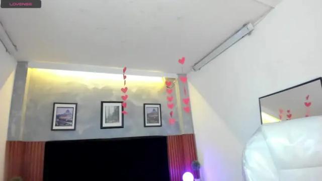 Image 2 of camilaysantiago31 Stream on Chaturbate on 14 months ago