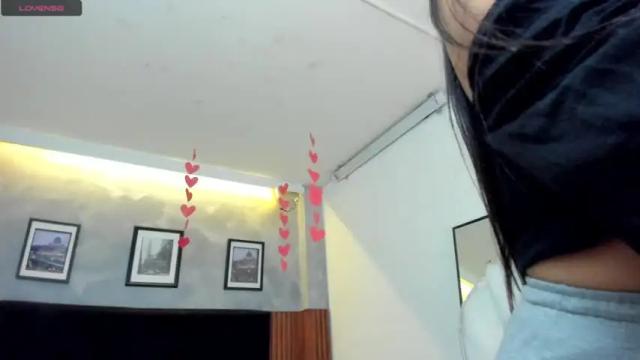 Image 3 of camilaysantiago31 Stream on Chaturbate on 14 months ago