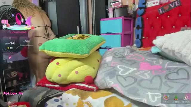 Image 3 of camile_milf Stream on Chaturbate on 24 days ago