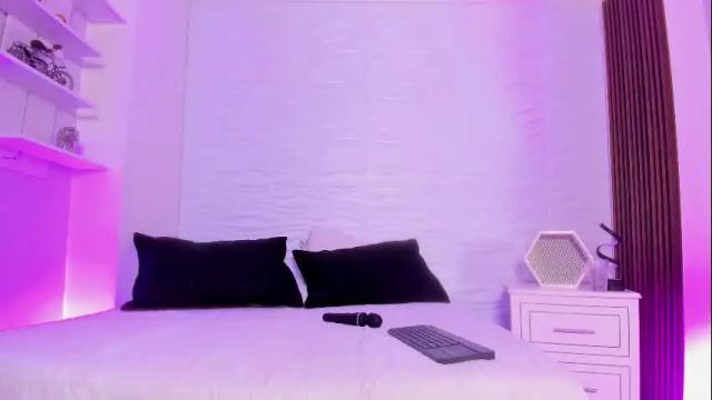 Image 12 of camileholmes_ Stream on Chaturbate on 2 months ago