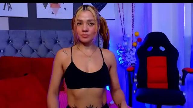 Image 4 of camilevasquez Stream on Chaturbate on 19 months ago