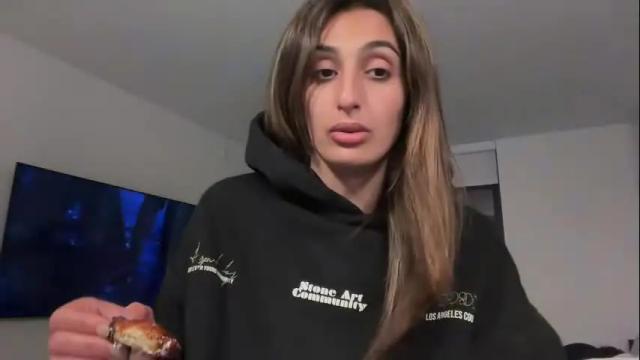 Image 10 of camiliakxoxo Stream on Chaturbate on 5 days ago