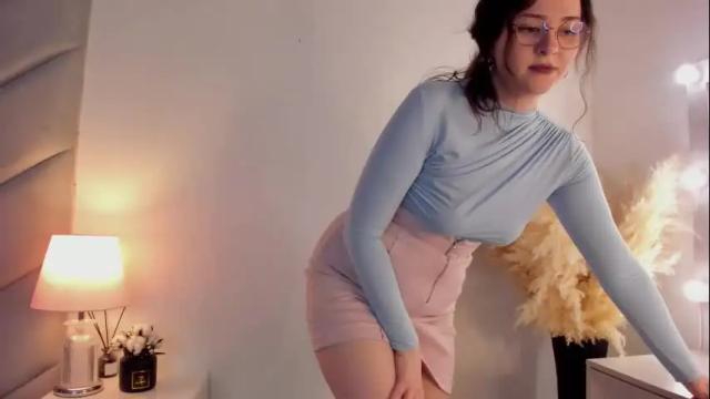 Image 4 of camillaadrian Stream on Chaturbate on 26 days ago